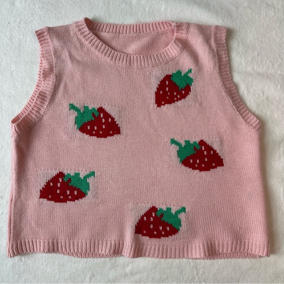 Vintage Pink Strawberry Knit Cropped Sweater Vest, size Small - Picture 9 of 16